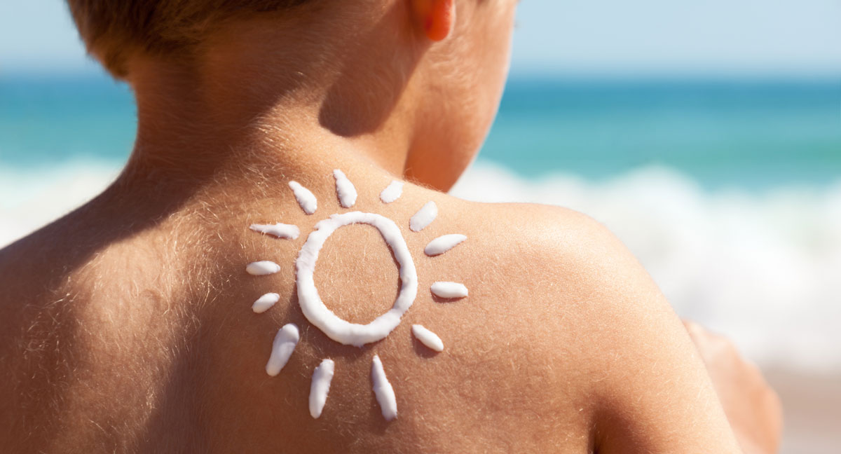 بهترین کرم ضد آفتاب چه ویژگی هایی دارد و چرا باید از آن استفاده کنیم؟